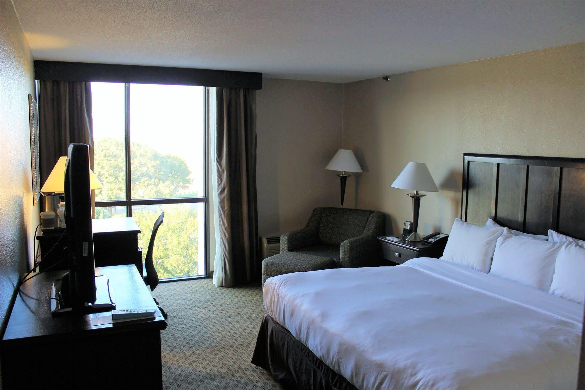 Doubletree By Hilton Fort Worth South Exterior foto